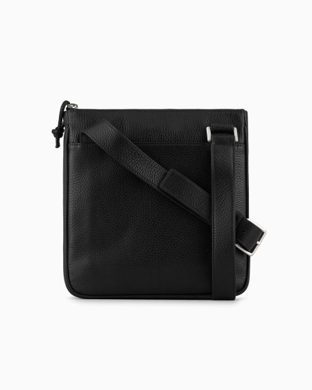 Armani Bandolera plana de piel abatanada Ofertas de temporada
