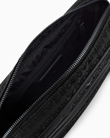 Armani Bolso bandolera de tejido jacquard con inscripción por toda la superficie Grandes ahorros