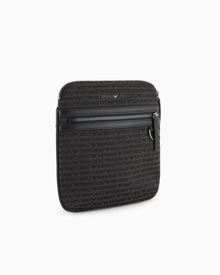 Armani Bolso bandolera plano en tejido jacquard con inscripción integral Rebajas de fin de temporada