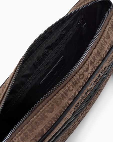 Armani Bolso bandolera de tejido jacquard con inscripción por toda la superficie Devoluciones gratuitas