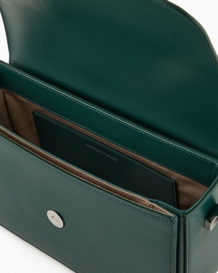 Armani Bolso de hombro de piel lisa con logotipo de águila de metal En línea