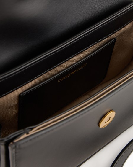 Armani Bolso de hombro de piel lisa con logotipo de águila de metal Venta caliente