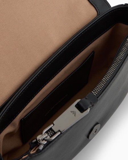 Armani Minibolso de piel trenzada con bandolera de cadena Ventas relámpago