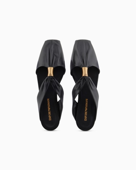 Armani Zapato mule de napa con logotipo de metal Ofertas de temporada