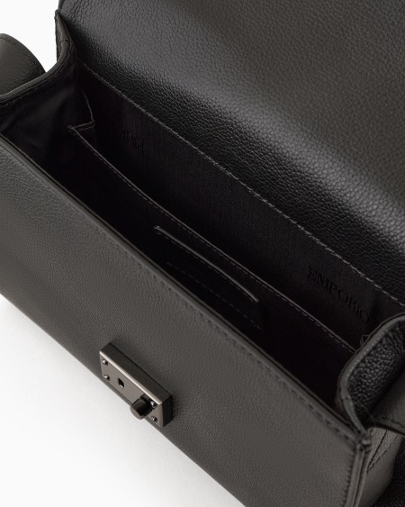 Armani Bolso bandolera de piel abatanada con solapa Gran oferta