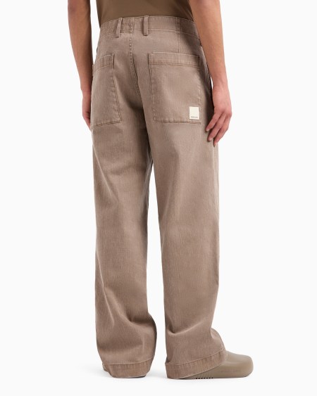 Armani Vaqueros de bull de denim cápsula Peace ASV 2025