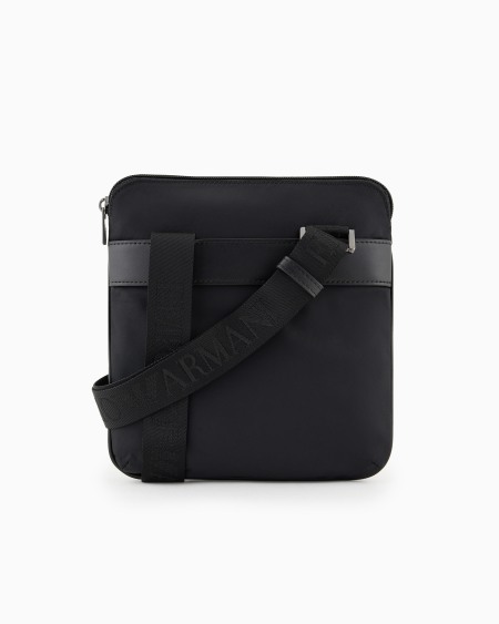 Armani Bandolera plana en nailon reciclado Armani Sustainability Values Rebajas top