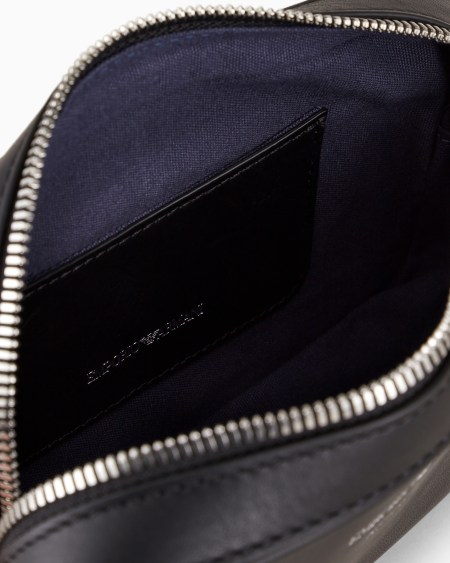 Armani Bolso bandolera tipo cámara en piel ecológica ASV Oferta especial de fábrica