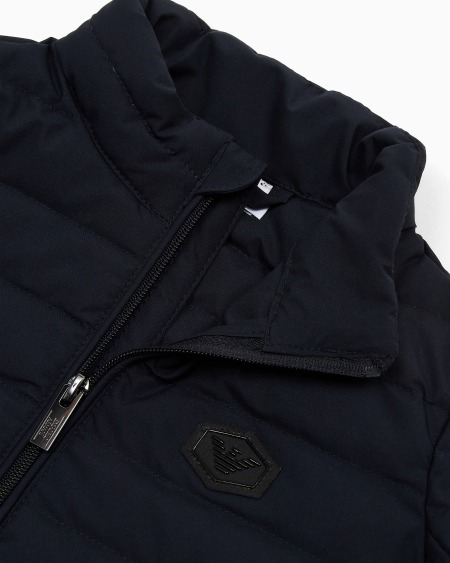 Armani Chaqueta de plumas en nailon acolchado con pluma reciclada ASV Oferta especial de fábrica
