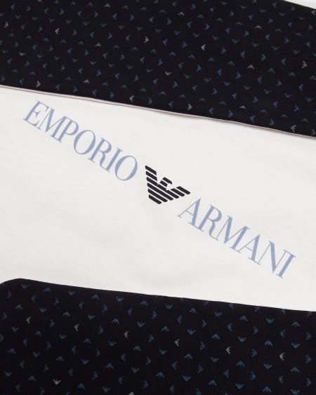 Armani Manta reversible con logotipo y estampado de águilas con efecto óptico Outlet