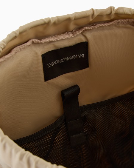 Armani Mochila de nailon con cincha y detalle de cuerda cruzada Liquidación