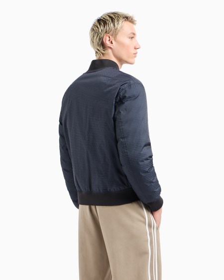 Armani Chaqueta de plumas reversible con cuello bomber de tejido jacquard de nailon con inscripción integral Superdescuento