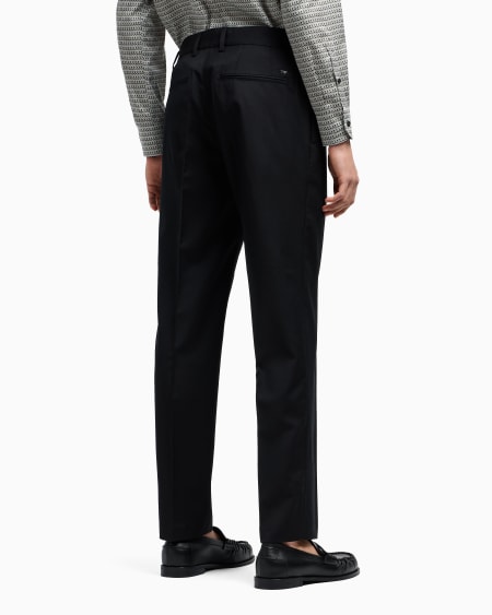 Armani Pantalones chinos de sarga ligera de mezcla de lana virgen Ofertas de temporada