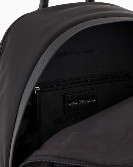 Armani Mochila de nailon reciclado con placa de águila ASV Limitado a 3 días
