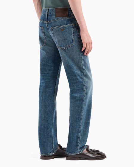 Armani Vaqueros J76 rectos en denim lavado Outlet online