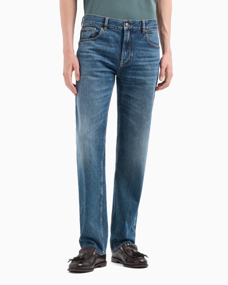 Armani Vaqueros J76 rectos en denim lavado Outlet online