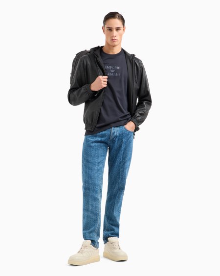 Armani Cazadora reversible de corte relajado de napa de cordero con inscripción integral en relieve ÚLTIMAS EDICIONES