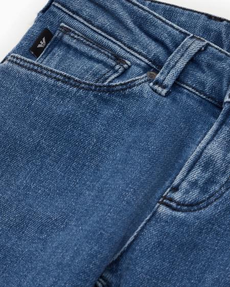 Armani Vaqueros J06 de denim elástico Solo queda un día