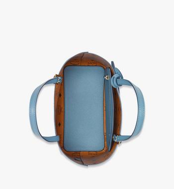 MCM Himmel Shopper in Embossed Logo Leather Tienda