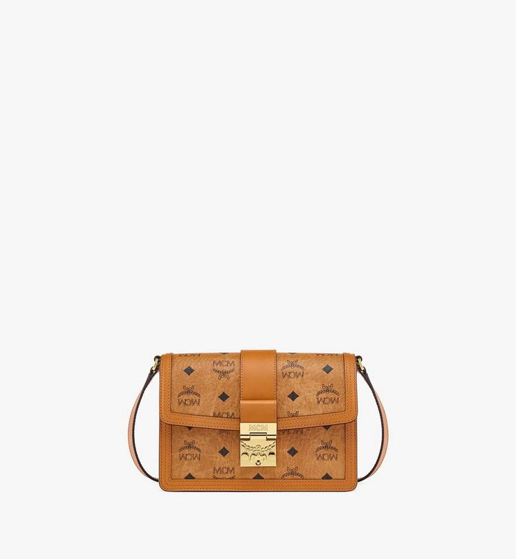 MCM Tracy Shoulder Bag in Visetos Devoluciones gratuitas