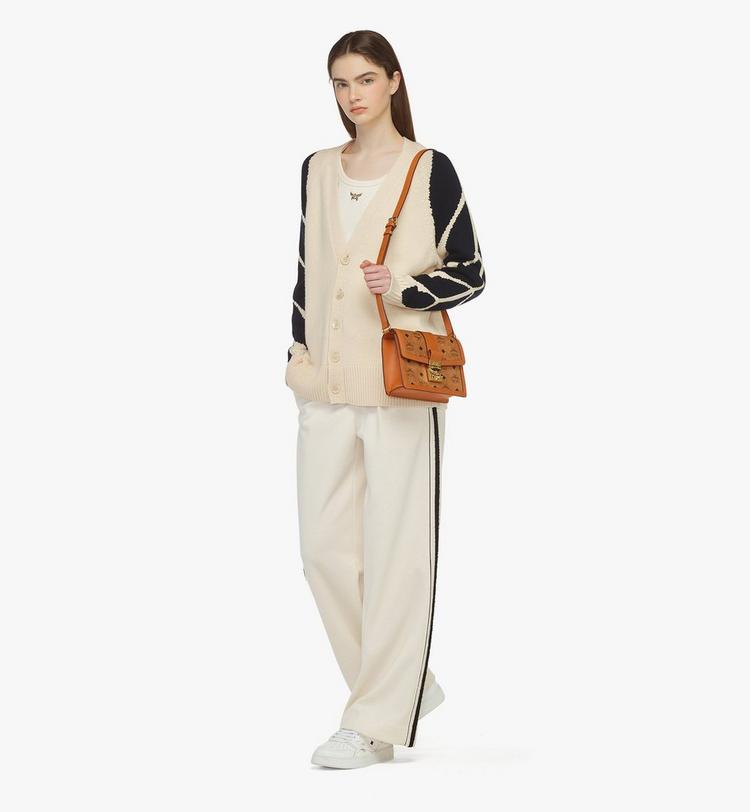 MCM Tracy Shoulder Bag in Visetos Devoluciones gratuitas