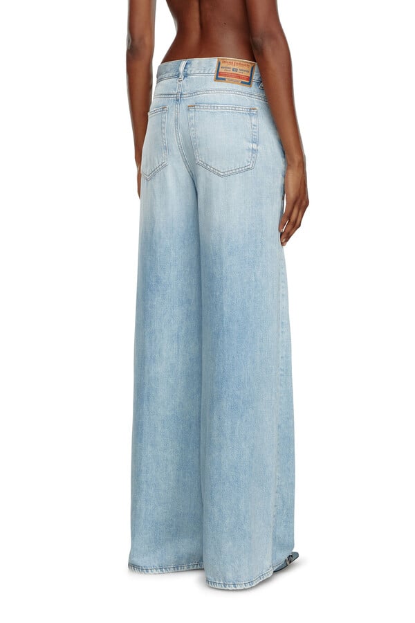 Diesel flare jeans 1978 d-akemi 068mq Los más vendidos