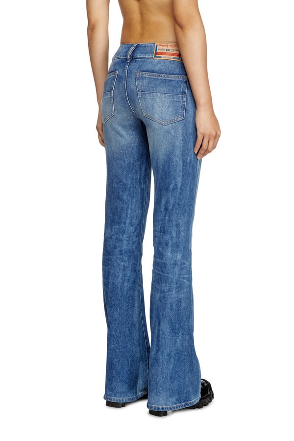 Diesel bootcut jeans d-hush 09l19 Envío internacional gratuito