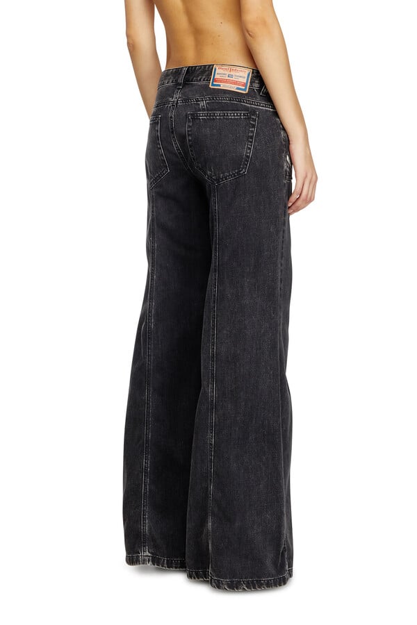 Diesel flare jeans d-akii 068hn Libre de impuestos