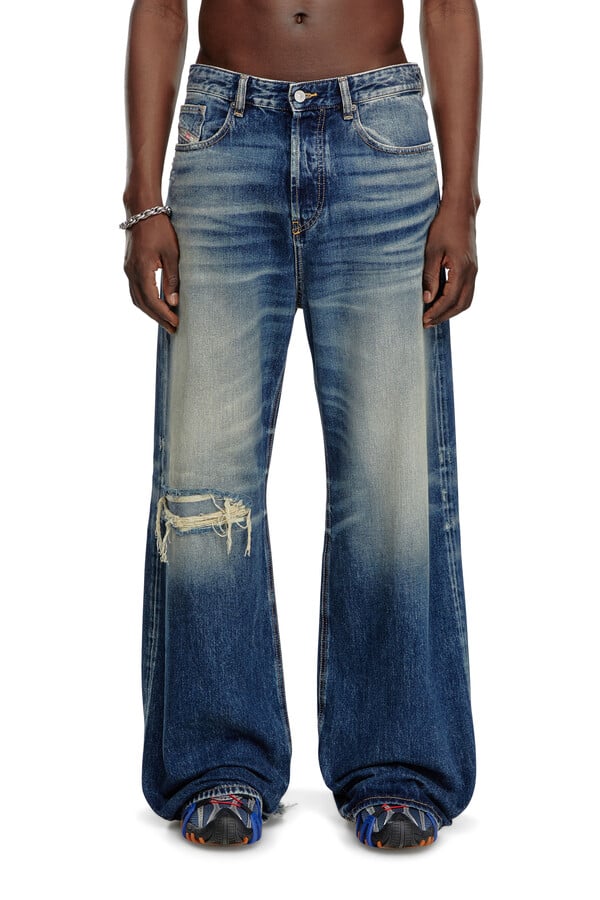 Diesel relaxed jeans d-rise 09j95 Último día