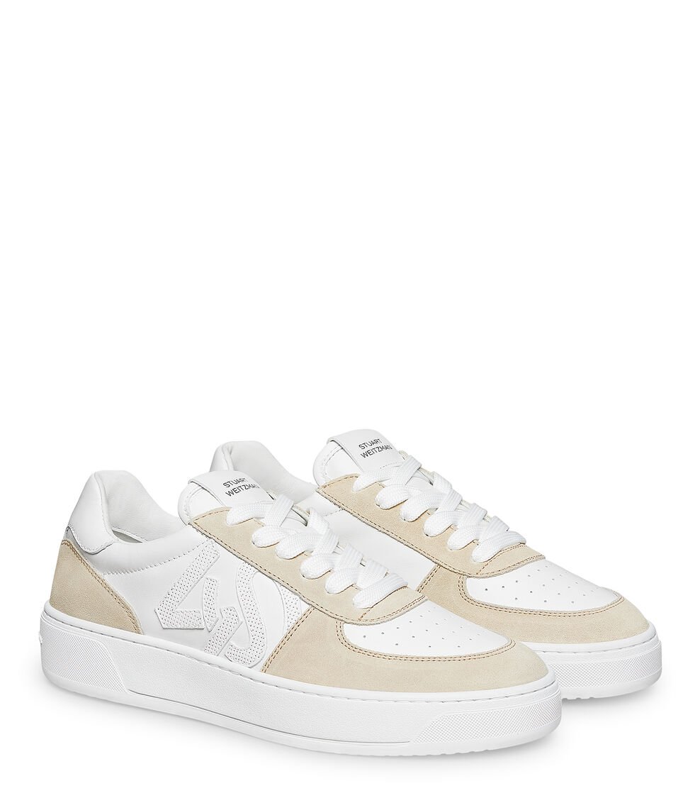 Stuart Weitzman SW COURTSIDE MONOGRAM SNEAKER en BLANCO/BEIGECLARO de Mujer | Stuart Weitzman® Precios de Black Friday
