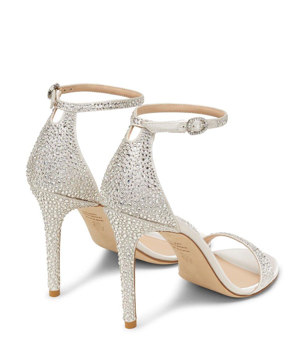 Stuart Weitzman NUDIST SHINE 100 SANDAL en CLARO/CREMA de Mujer | Stuart Weitzman® Último día