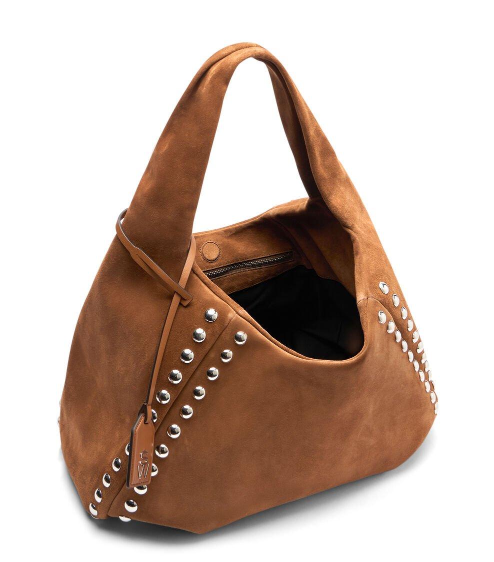 Stuart Weitzman MODA STUD HOBO BAG en FOX de Mujer | Stuart Weitzman® Solo queda un día