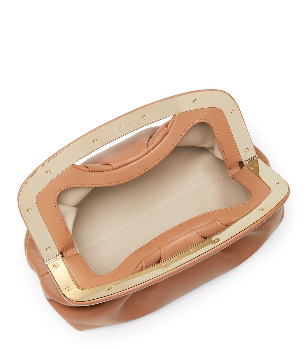 Stuart Weitzman THE MODA FRAME POUCH en TOSTADO de Mujer | Stuart Weitzman® Limitado a 3 días