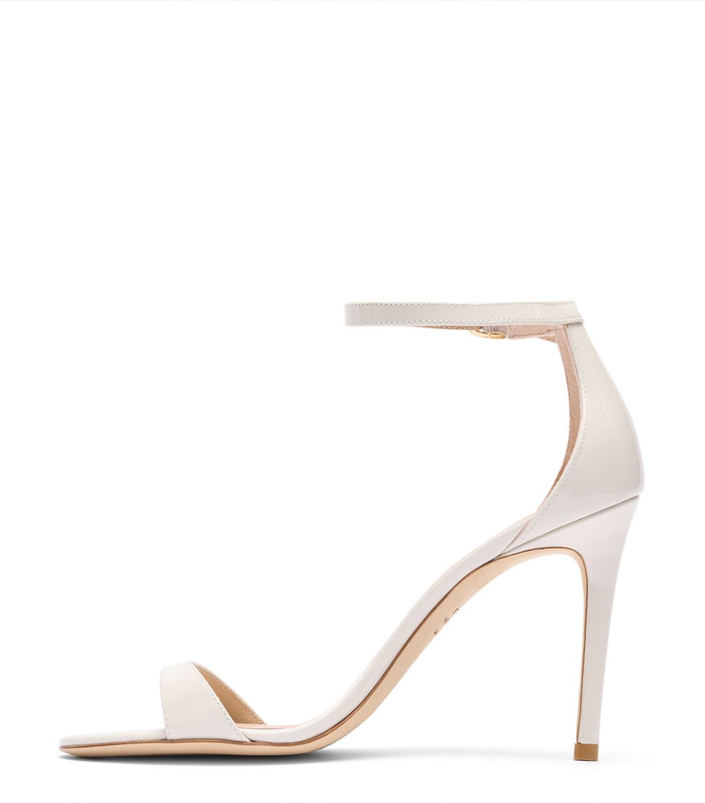 Stuart Weitzman NUDIST II 100 SANDAL en CREMA de Mujer | Stuart Weitzman® Solo queda un día