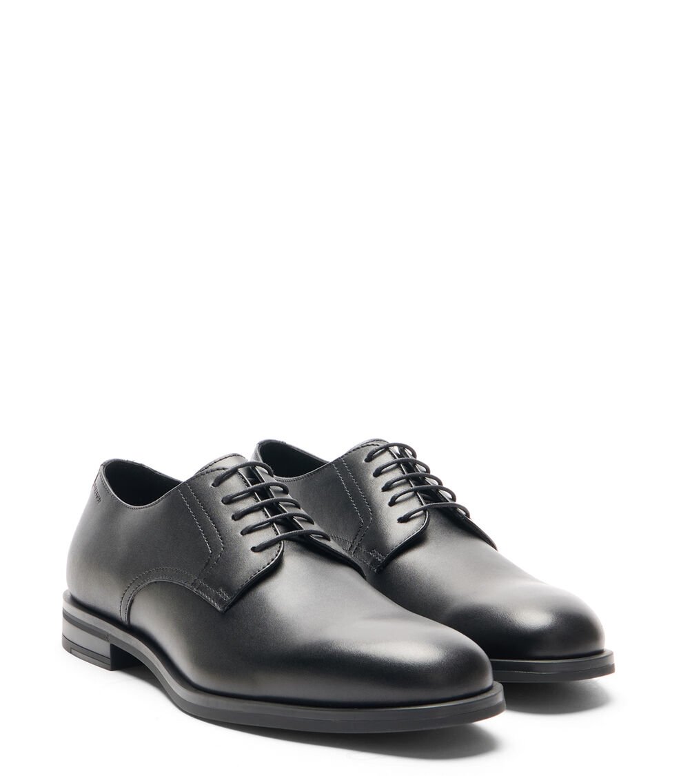 Stuart Weitzman SW CLUB CLASSIC DERBY en BLACK de Mujer | Stuart Weitzman® Última moda