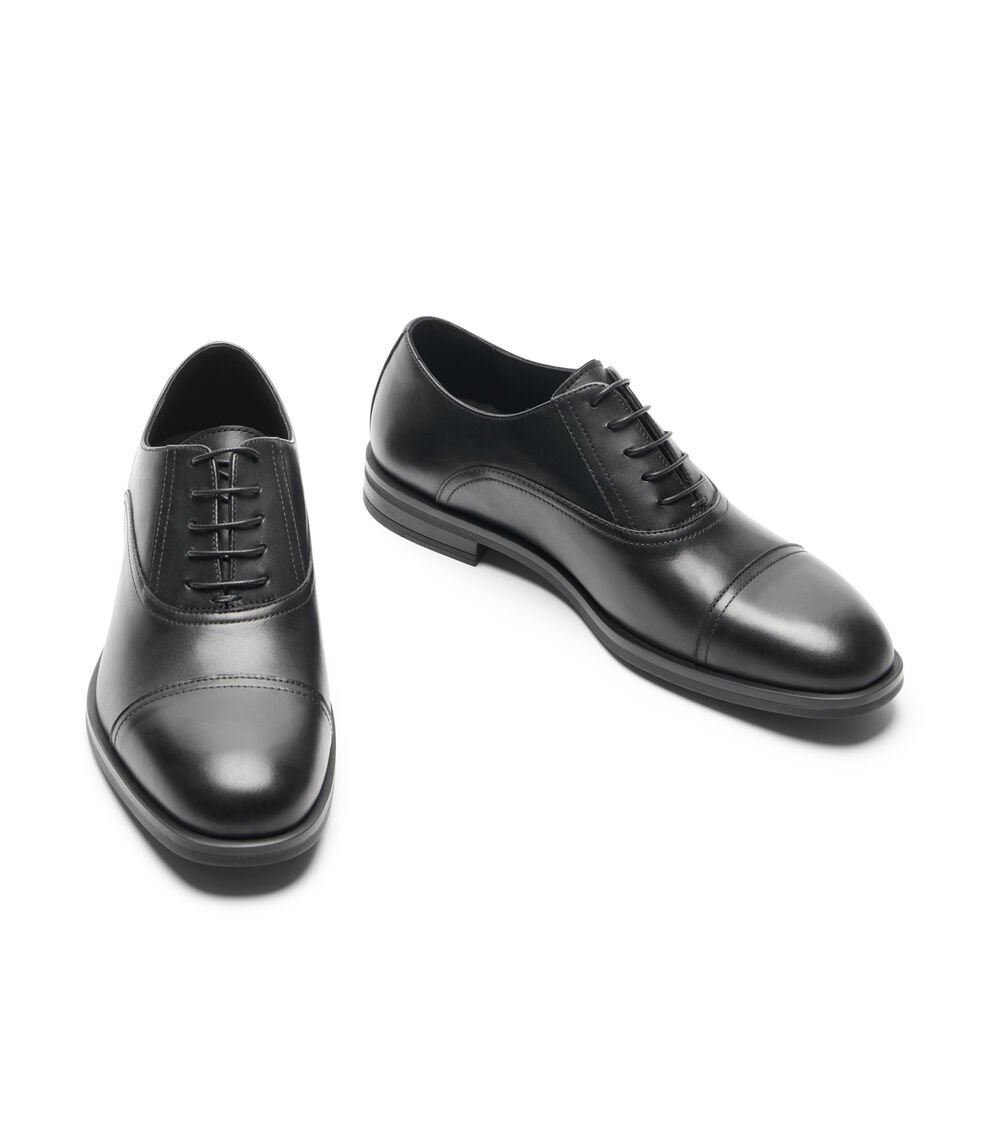 Stuart Weitzman SW CLUB CLASSIC OXFORD en BLACK de Mujer | Stuart Weitzman® Ofertas especiales
