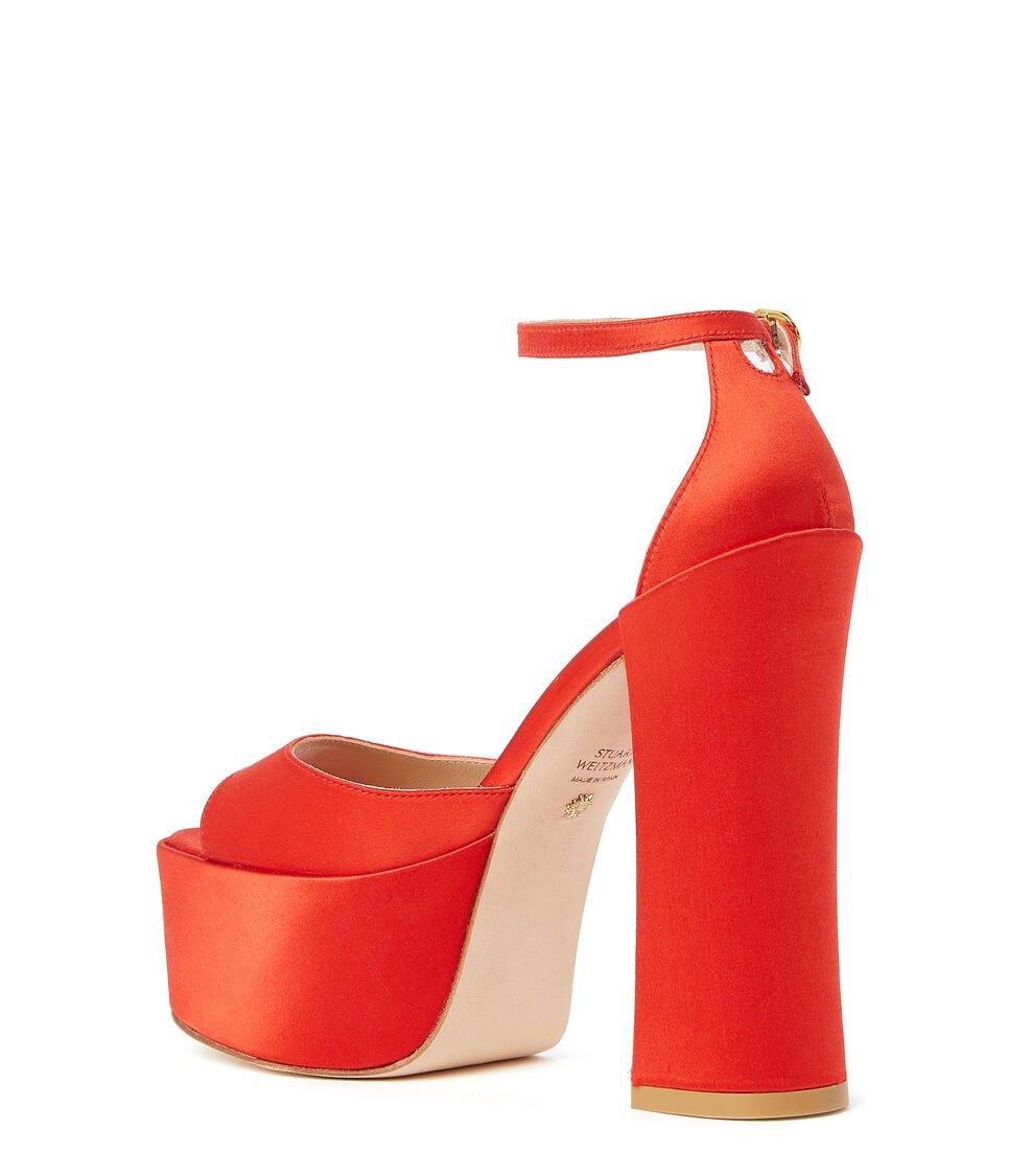 Stuart Weitzman SKYHIGH 145 PLATFORM SANDAL en ROJO CARMÍN de Mujer | Stuart Weitzman® Últimos 2 días