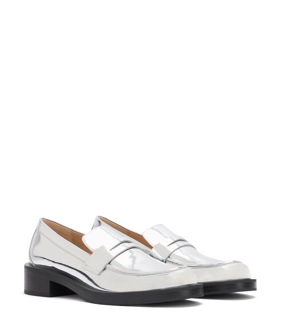 Stuart Weitzman PALMER BOLD LOAFER en PLATA de Mujer | Stuart Weitzman® Superdescuento