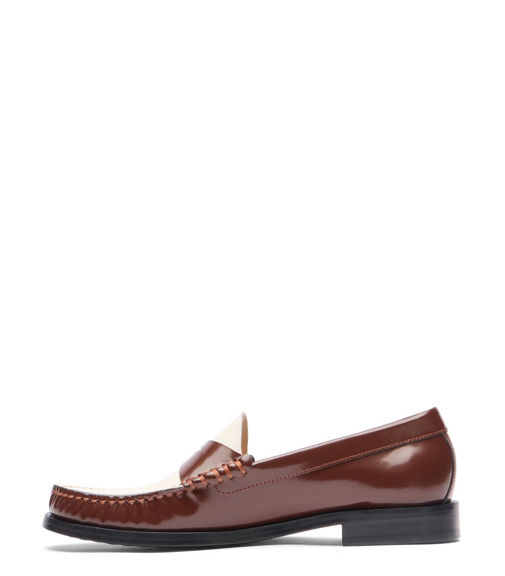 Stuart Weitzman LOTTIE LOAFER en AVELLANA/CREMA de Mujer | Stuart Weitzman® Liquidación