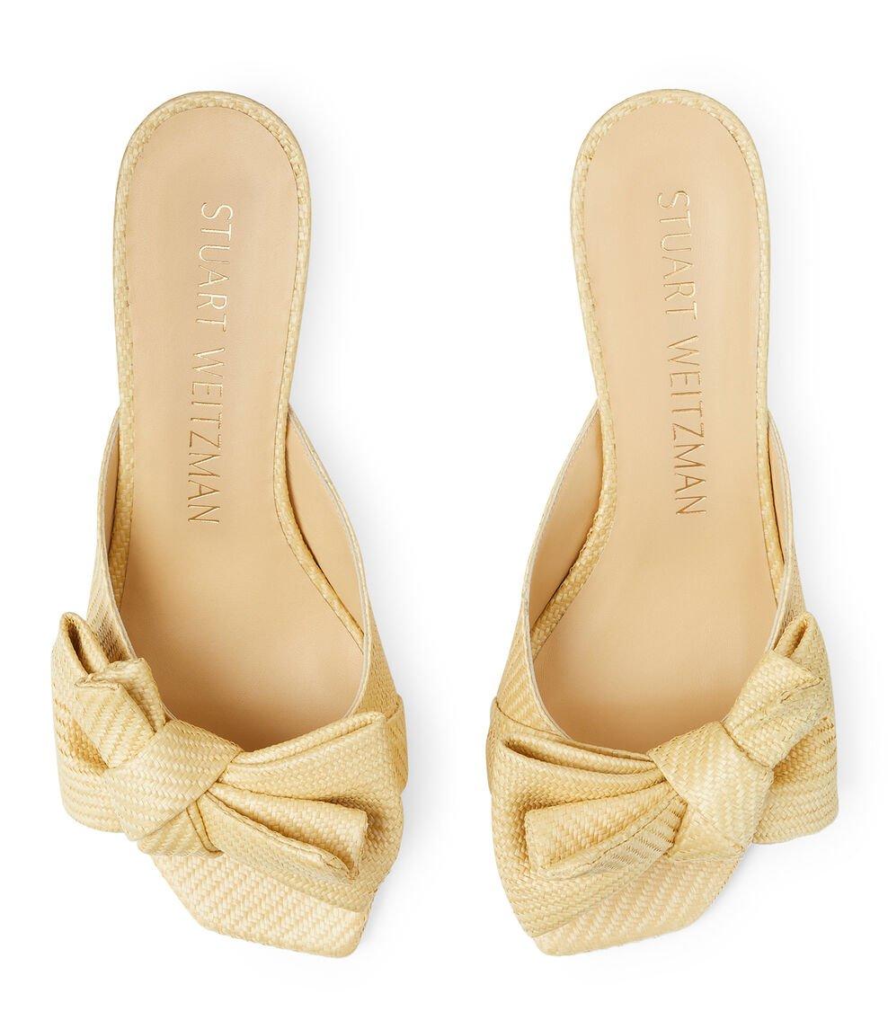 Stuart Weitzman LOVEKNOT 50 BLOCK SLIDE en TRIGO de Mujer | Stuart Weitzman® Outlet