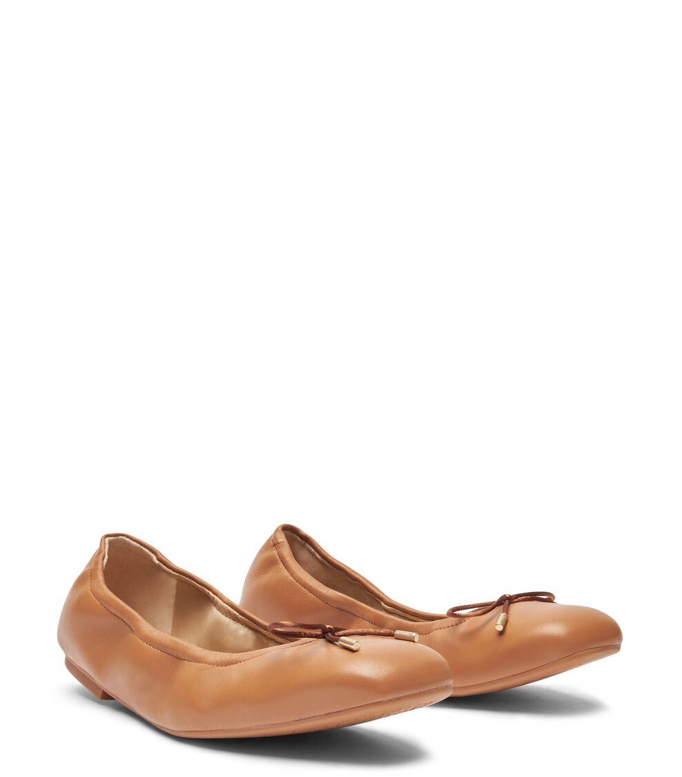 Stuart Weitzman BARDOT BOW FLAT en MARRÓN CLARO de Mujer | Stuart Weitzman® Descuento