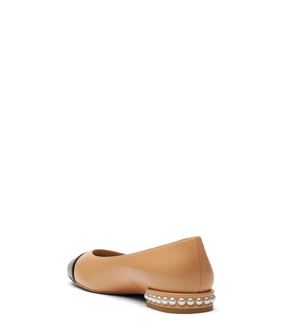 Stuart Weitzman PEARL FLAT en ROJIZO de Mujer | Stuart Weitzman® Tienda de fábrica