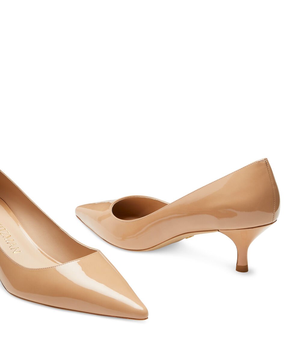 Stuart Weitzman STUART KITTEN PUMP en ADOBE de Mujer | Stuart Weitzman® Limitado a 3 días