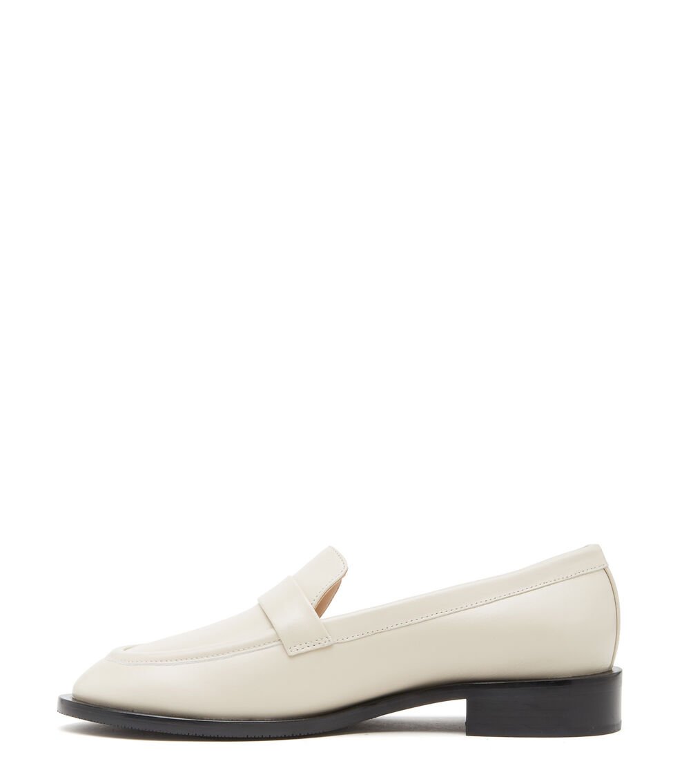 Stuart Weitzman PALMER SLEEK LOAFER en AVENA de Mujer | Stuart Weitzman® Outlet
