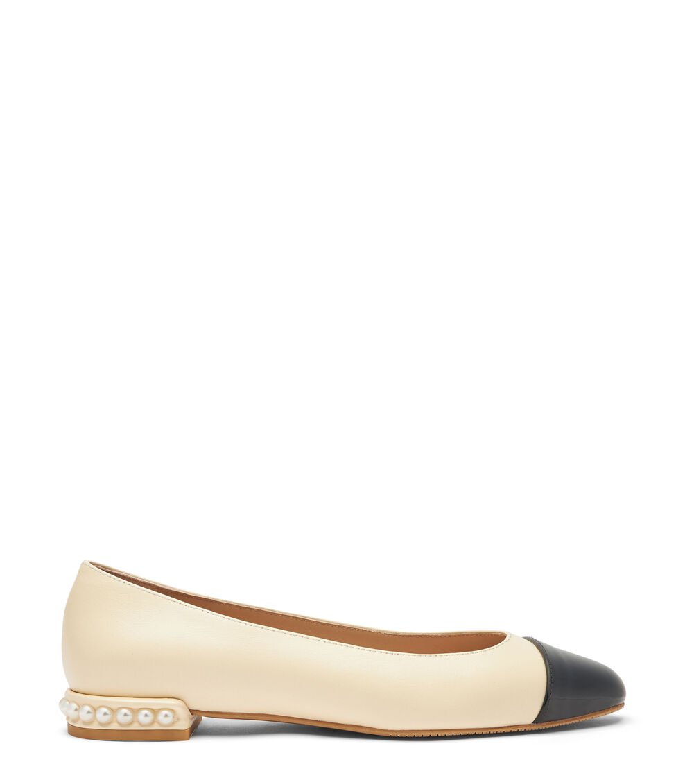 Stuart Weitzman PEARL FLAT en VAINILLA de Mujer | Stuart Weitzman® Solo hoy