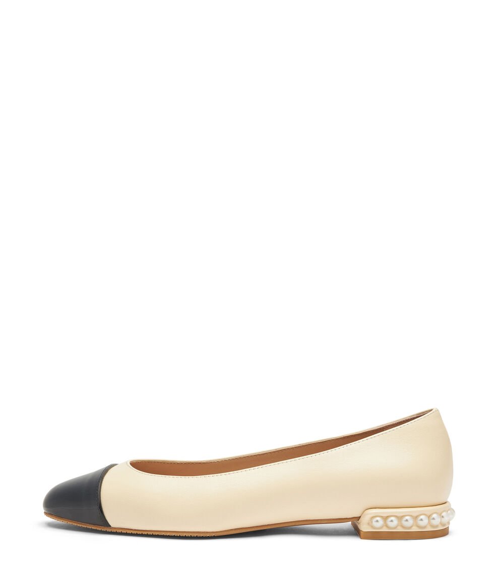Stuart Weitzman PEARL FLAT en VAINILLA de Mujer | Stuart Weitzman® Solo hoy