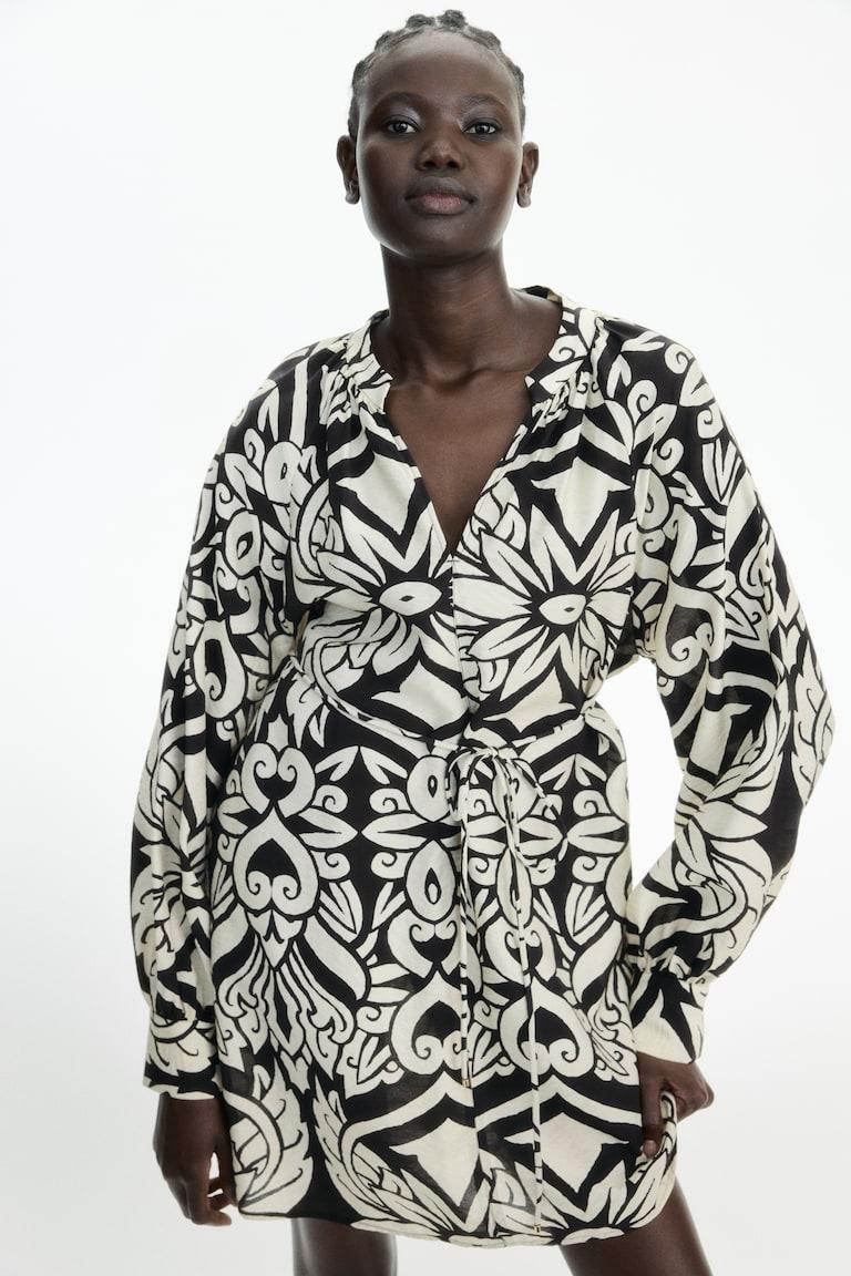 H&M Vestido túnica con cinturón de anudar - Blanco/Estampado paisley - MUJER Mejor oferta