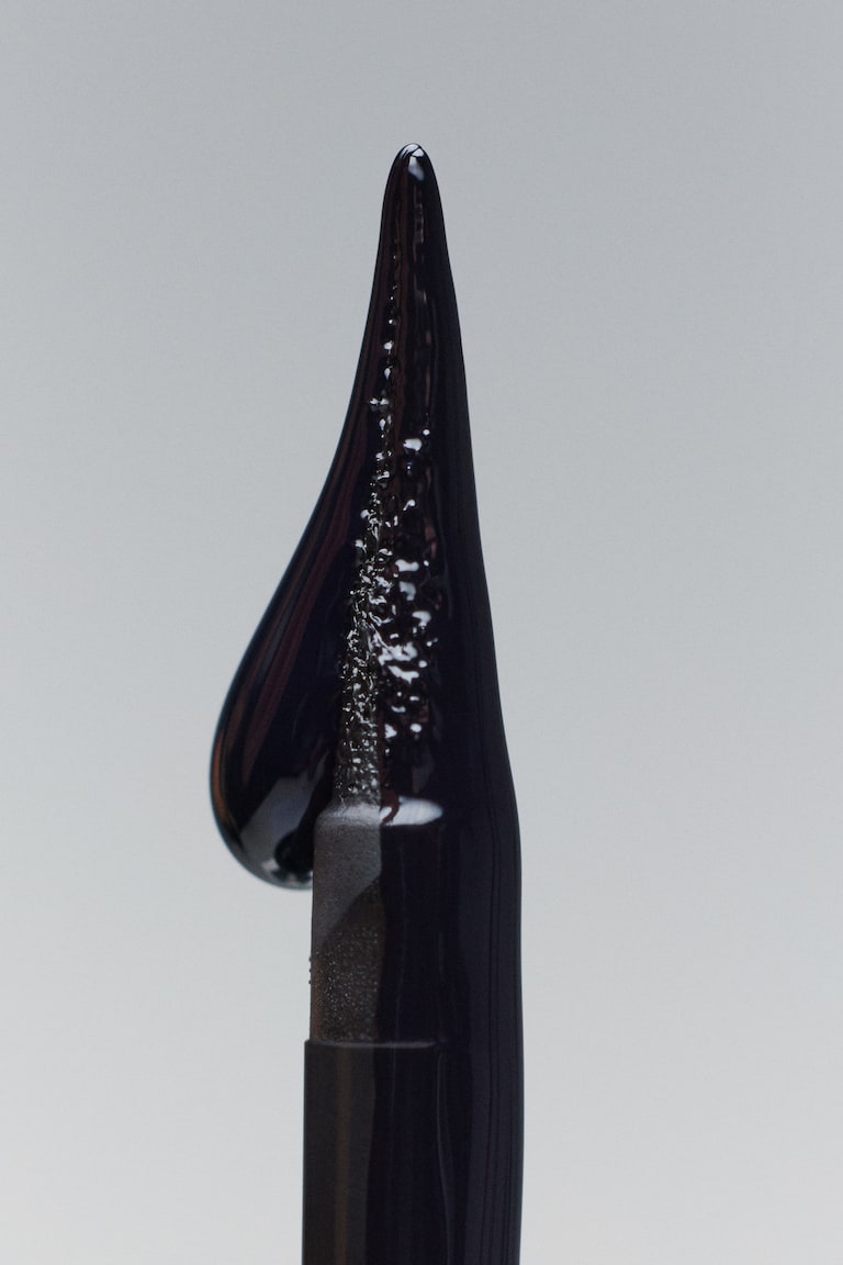 H&M Dipliner Ink delineador de ojos líquido - Jet Black - Beauty all Rebajas baratas