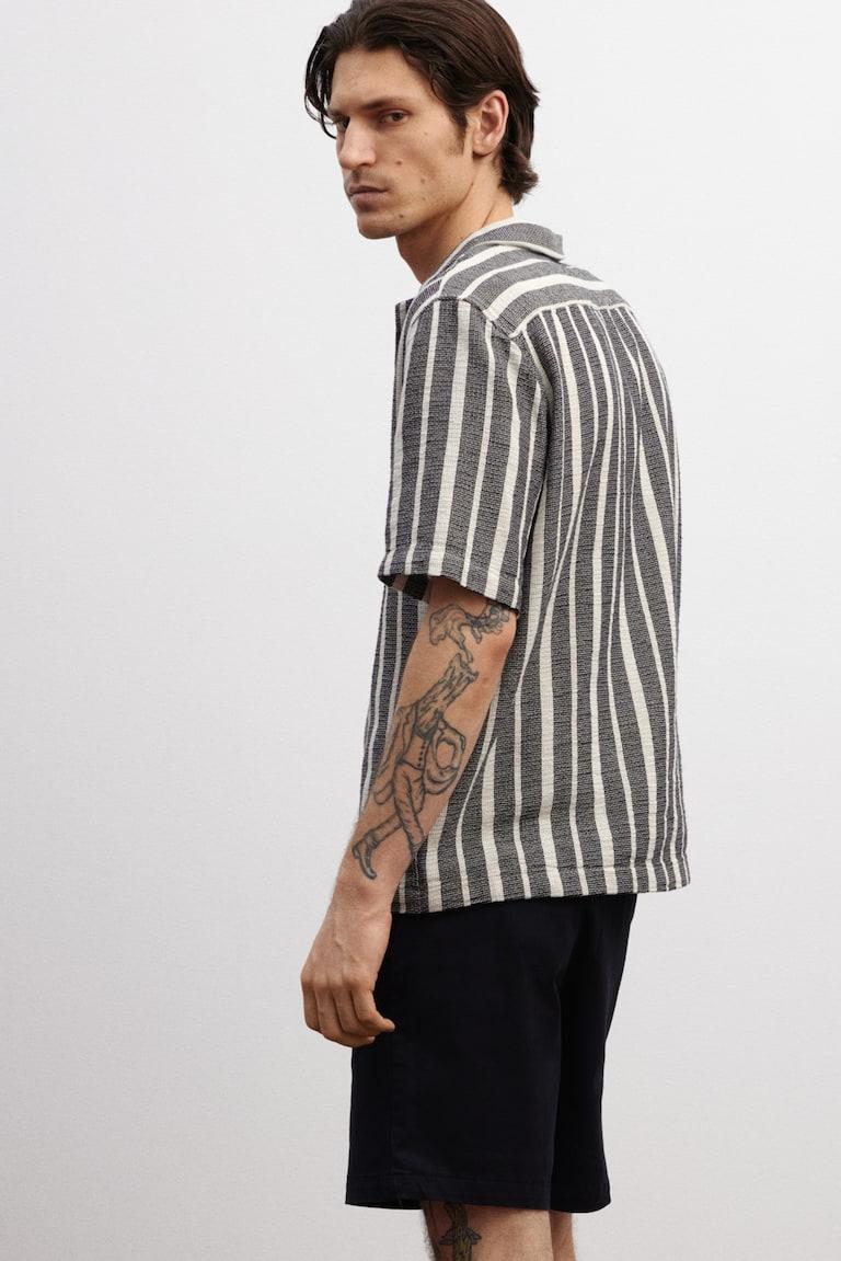 H&M Camisa resort con textura Regular Fit - Azul claro/Rayas - HOMBRE En oferta